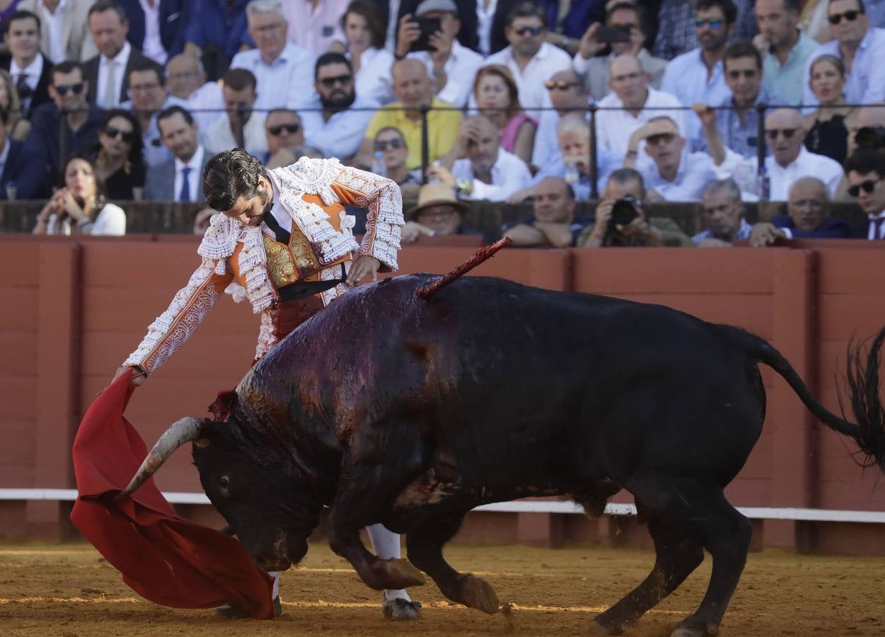 Faena de Morante de la Puebla, en la plaza de toros de Sevilla