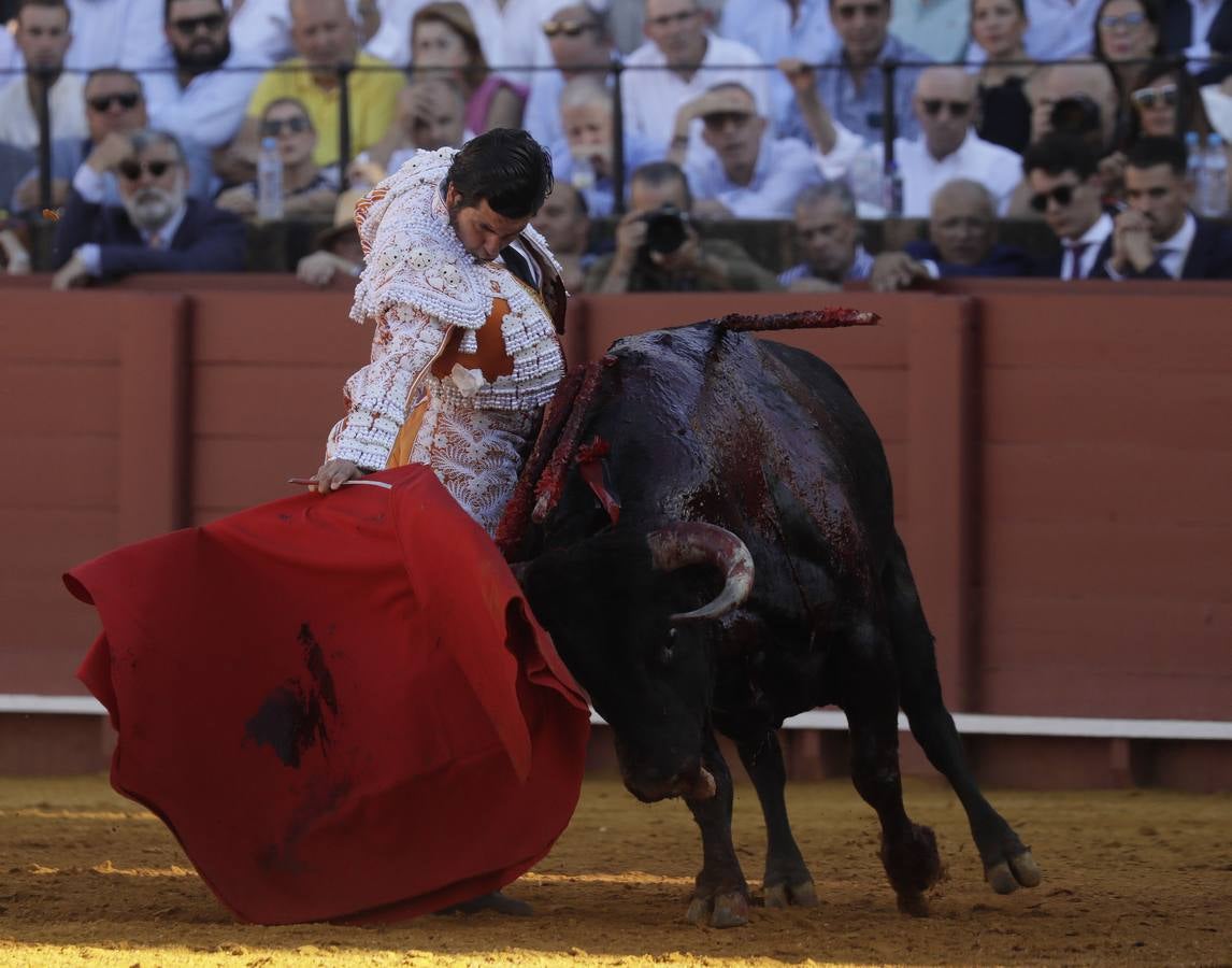 Faena de Morante de la Puebla, en la plaza de toros de Sevilla