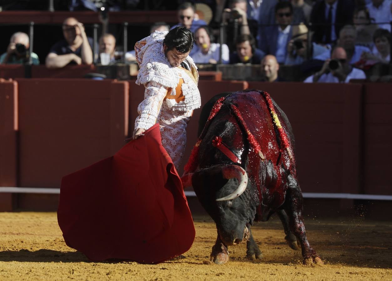 Faena de Morante de la Puebla, en la plaza de toros de Sevilla