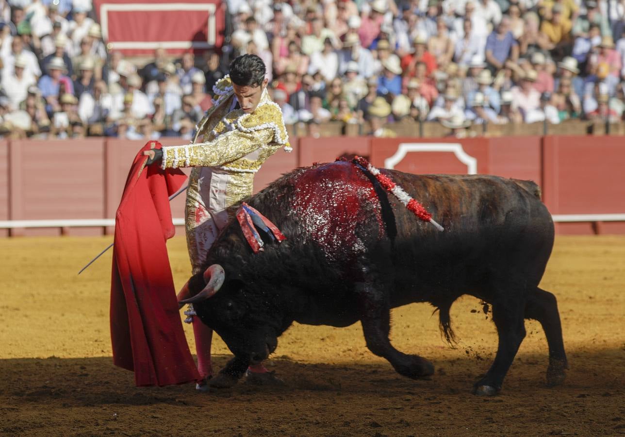 Las imágenes de la corrida de Morante, Talavante y De Justo en Sevilla 2023