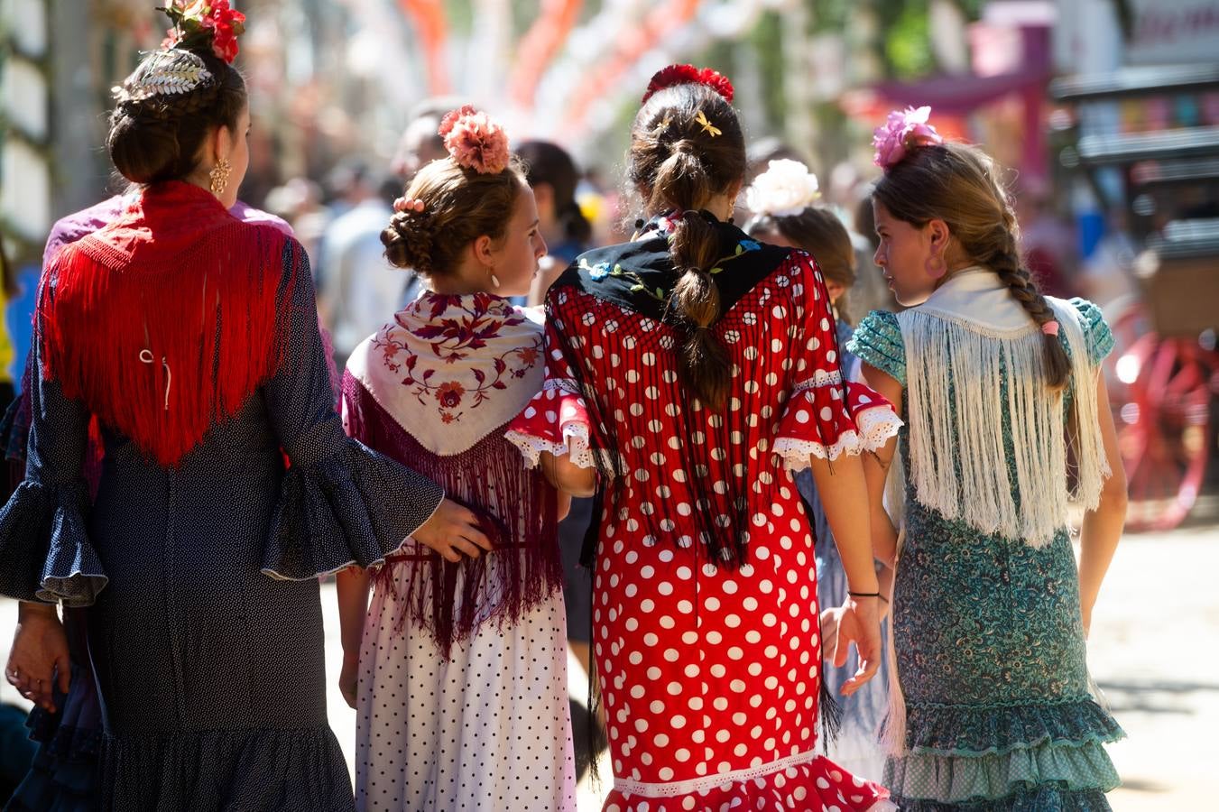 Multitudinaria jornada de Feria, previa al festivo