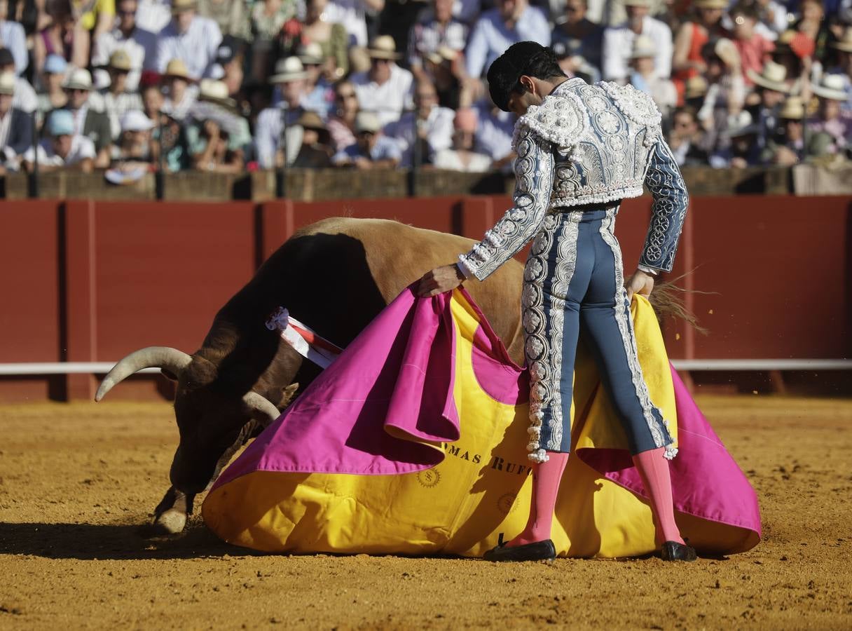 Faena de Tomás Rufo, este martes en la plaza de toros de Sevilla