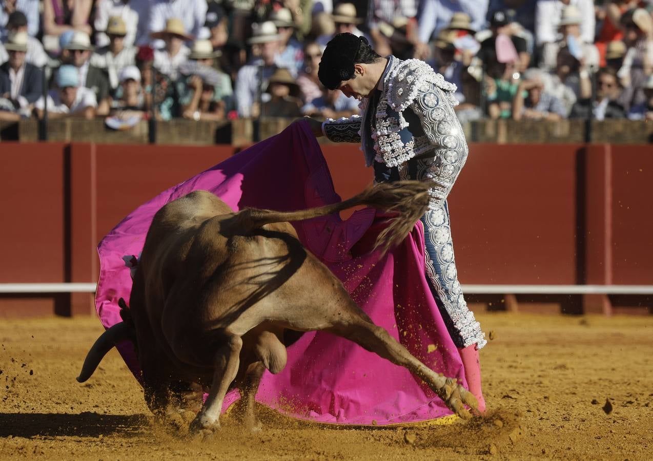 Faena de Tomás Rufo, este martes en la plaza de toros de Sevilla