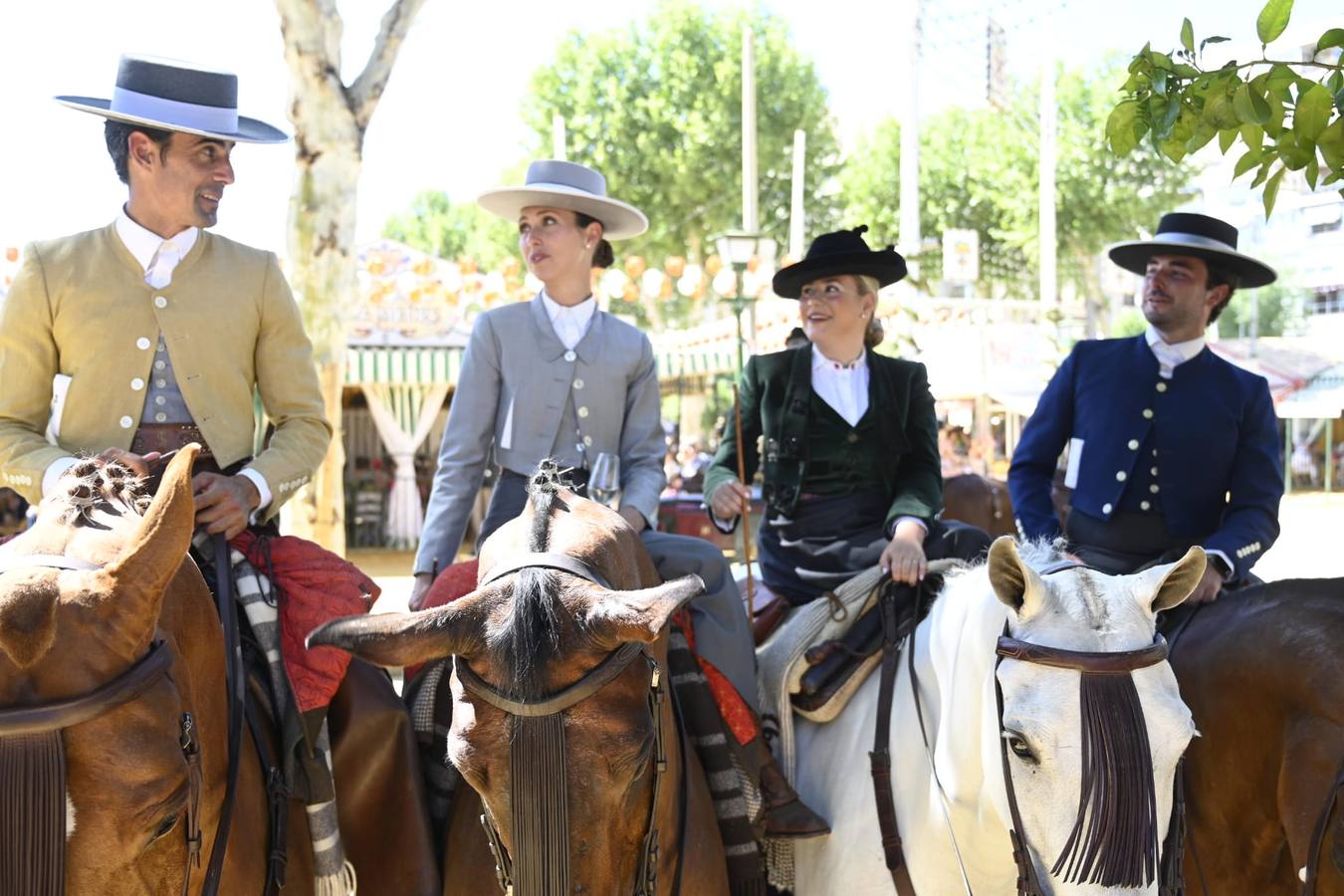 Ambiente en el real este miércoles festivo de la Feria de Abril 2023