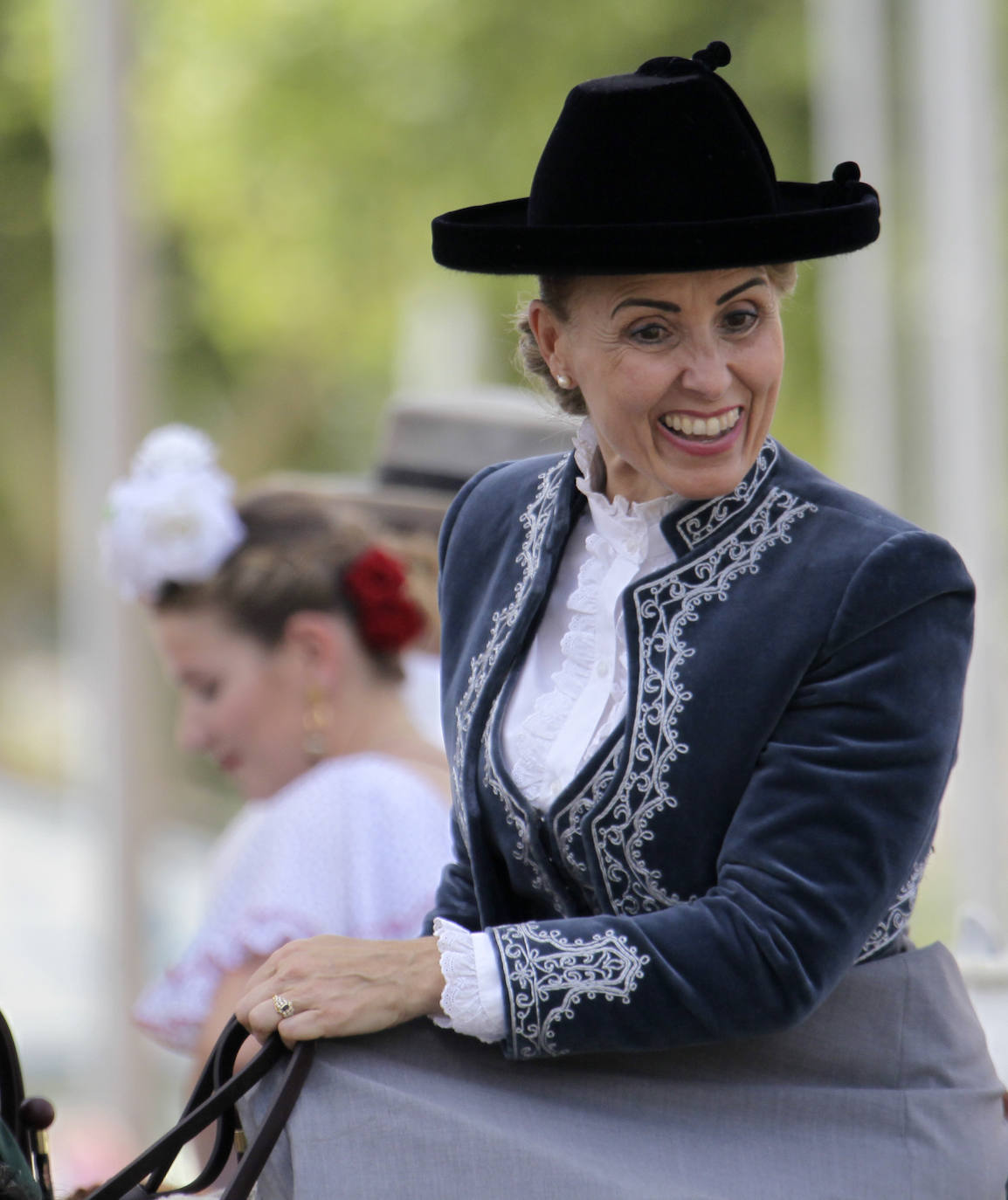 La concentración de amazonas en la portada del Real durante la mañana del jueves