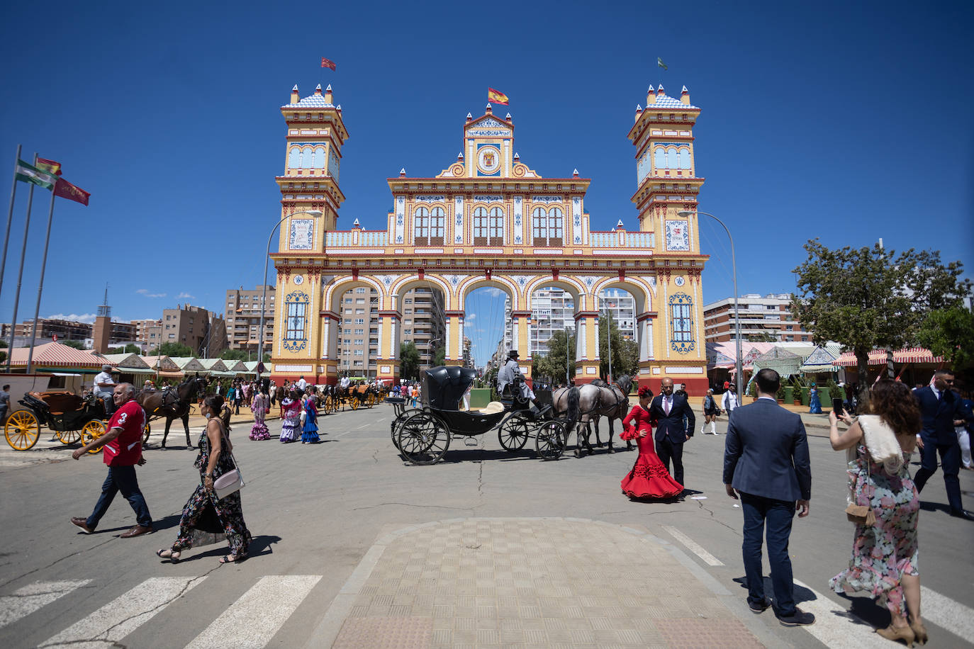 Ambiente en el Real durante el último día de la Feria de Abril de 2023