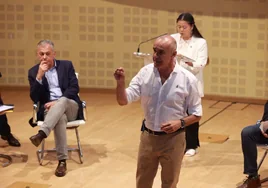 El primer debate no provoca el cara a cara entre Antonio Muñoz y José Luis Sanz