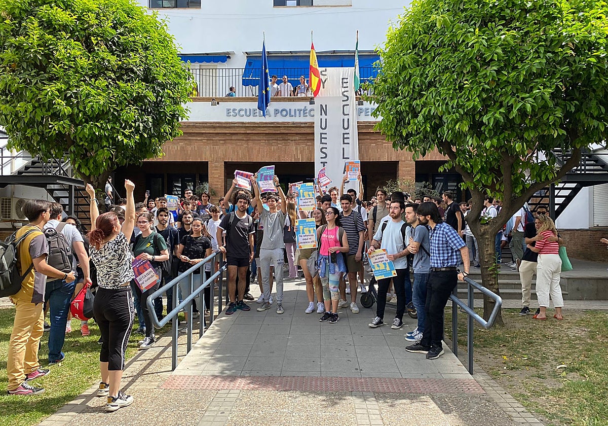 Protesta de estudiantes en la Politécnica