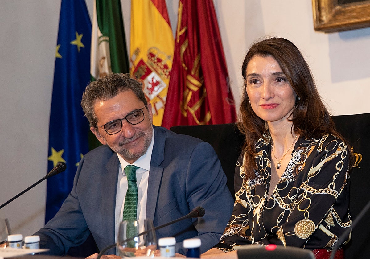 Antonio Gutiérrez Limones y Pilar Llop