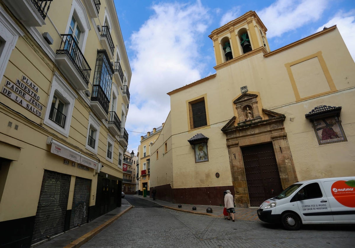Fachada de la Iglesia de San Nicolás de Bari, en la Plaza de Nuestro Padre Jesús de la Salud
