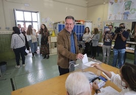 Espadas anima a los sevillanos a votar «pensando en las cosas de su día a día»