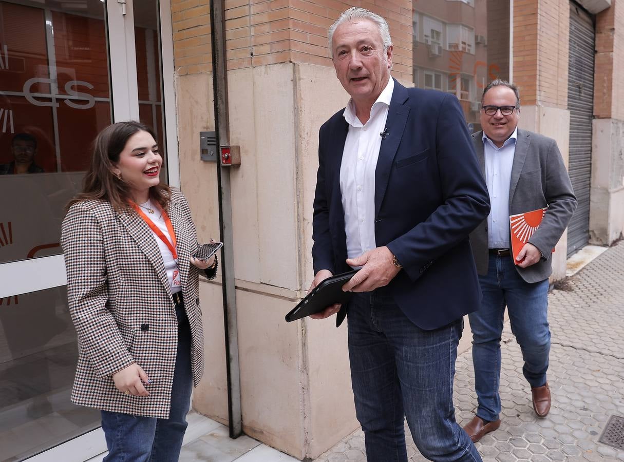 Miguel Ángel Aumesquet, llegando a la sede de Ciudadanos