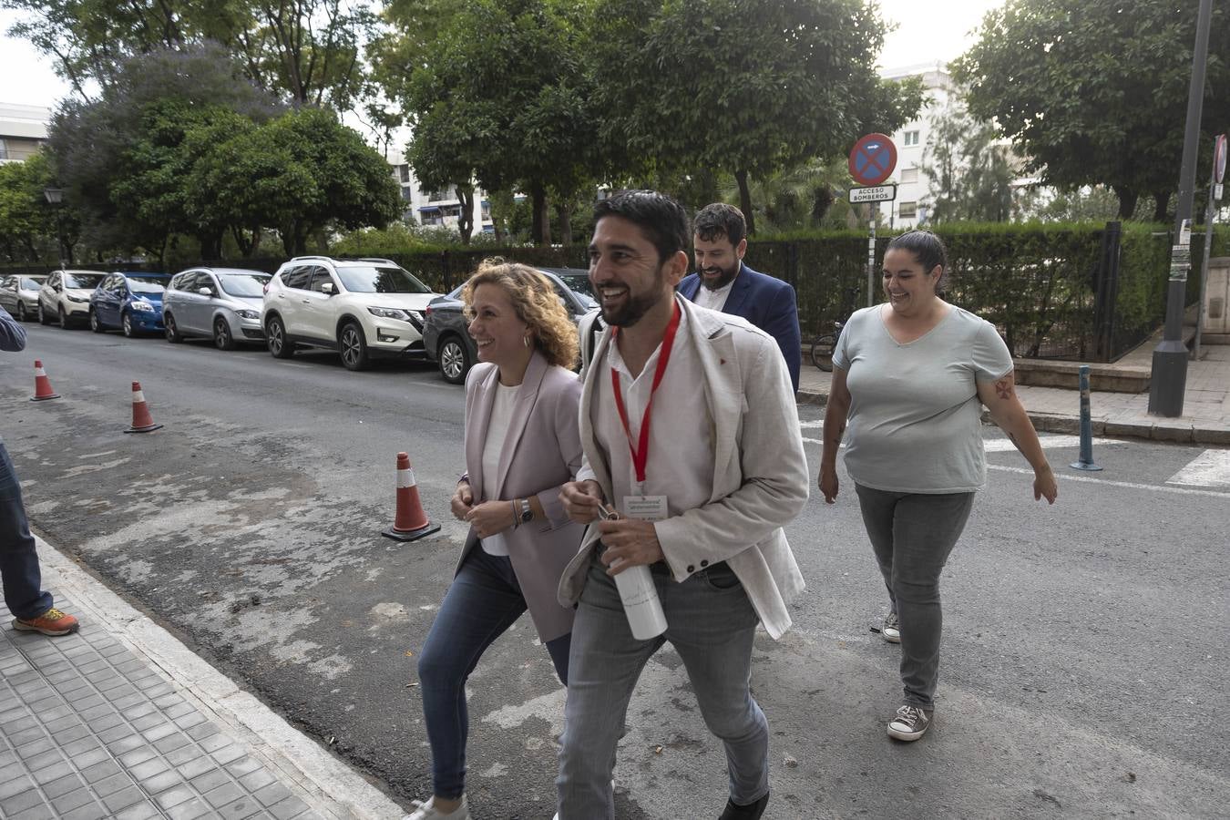 Llegada de Susana Hornillos, a la sede de su partido.