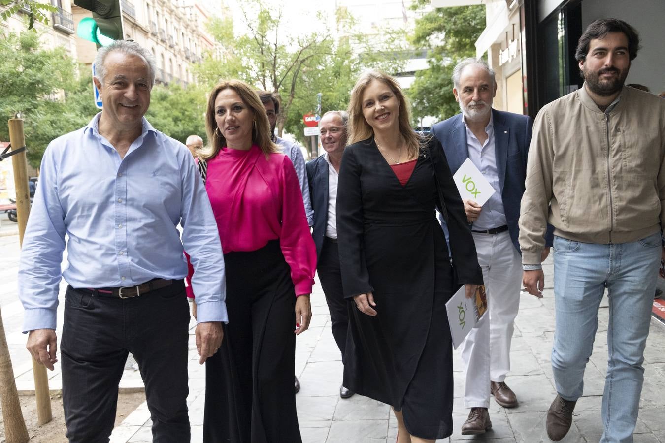 Llegada de Cristina Peláez a la sede del partido en Sevilla