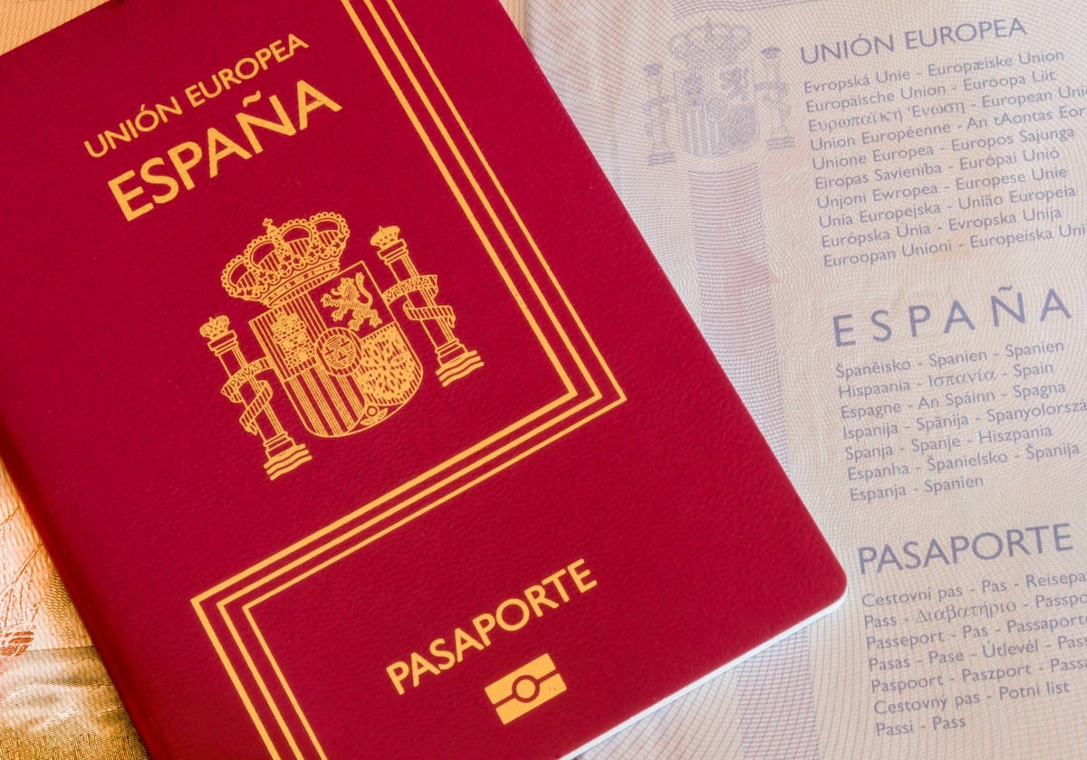 El pasaporte español se puede renovar con un año de antelación