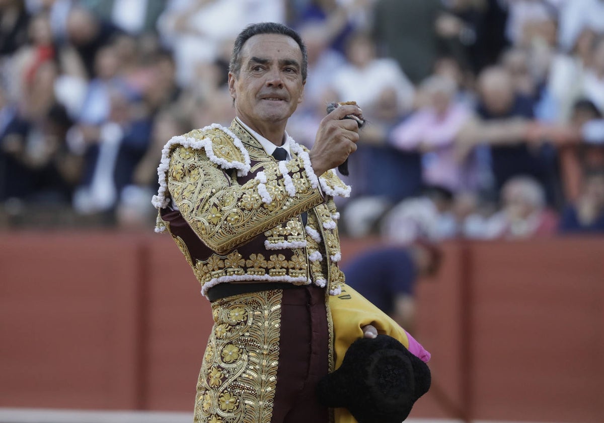 Manuel Jesús 'El Cid' cortó una oreja, que pudieron ser dos, en su regreso a los ruedos