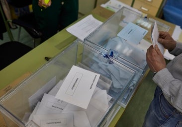 Los pactos en los pueblos, a la espera de un acuerdo en la Diputación de Sevilla entre las izquierdas