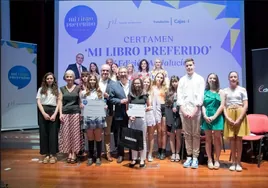 Una alumna del Portaceli de Sevilla gana el concurso 'Mi libro preferido' de la Fundación Lara