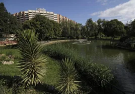 El Parque de los Príncipes, pulmón verde del barrio de Los Remedios de Sevilla, cumple 50 años