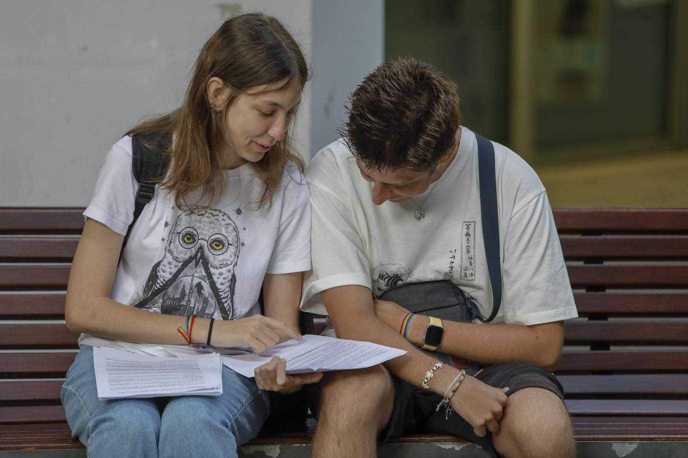 Ambiente previo al comienzo de la Selectividad 2023 en Sevilla