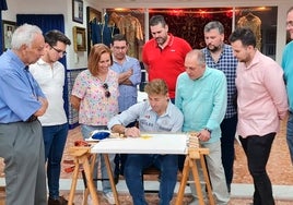 Torreblanca comienza a bordar el palio de la Virgen de los Dolores