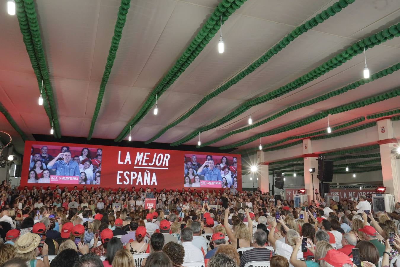 Primer mitin de precampaña  de Pedro Sánchez celebrado en Dos Hermanas