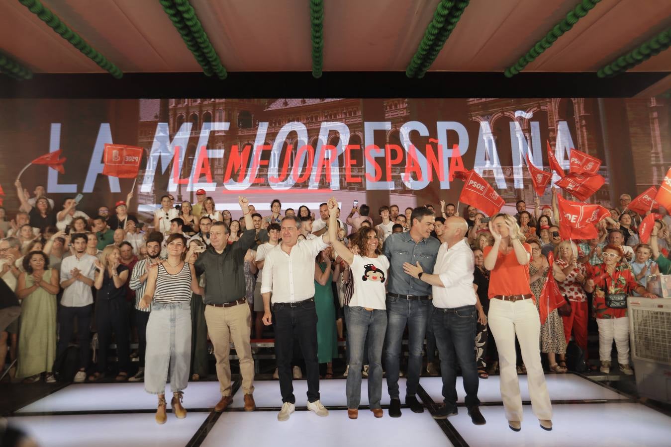 Primer mitin de precampaña  de Pedro Sánchez celebrado en Dos Hermanas