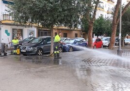 Lipasam contrata a 400 interinos para limpiar las calles de Sevilla en verano