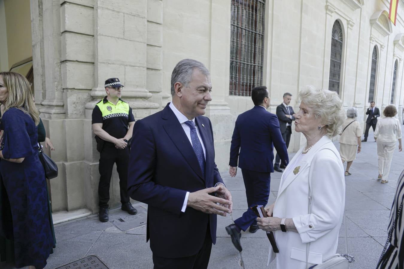El Rey Felipe VI recibe en el Ayuntamiento de Sevilla el IX Premio contra el Terrorismo Alberto Jiménez-Becerril