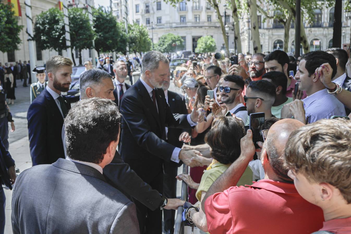 El Rey Felipe VI recibe en el Ayuntamiento de Sevilla el IX Premio contra el Terrorismo Alberto Jiménez-Becerril