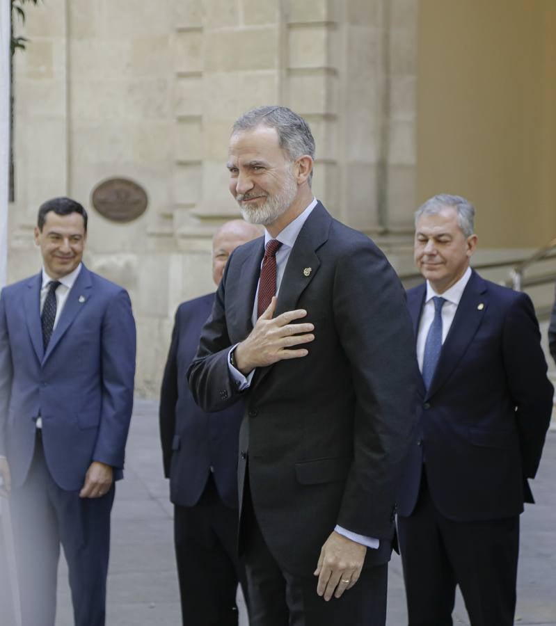 El Rey Felipe VI recibe en el Ayuntamiento de Sevilla el IX Premio contra el Terrorismo Alberto Jiménez-Becerril