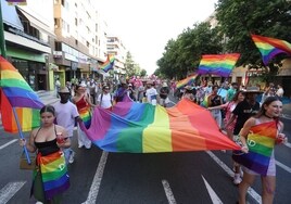 Sevilla celebra el Día del Orgullo con un multitudinario desfile, en imágenes