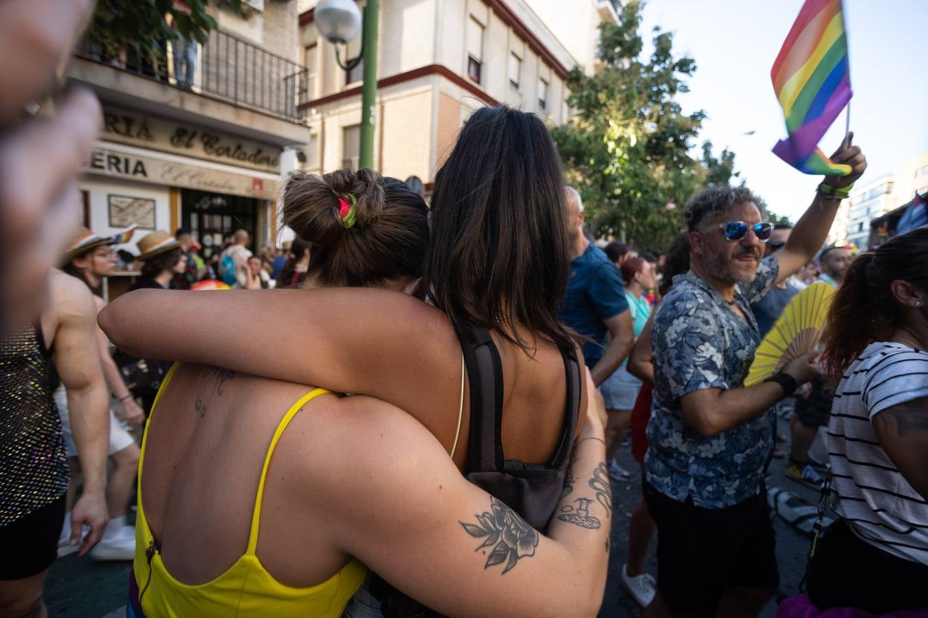 Estampas del multitudinario desfile del Orgullo en Sevilla
