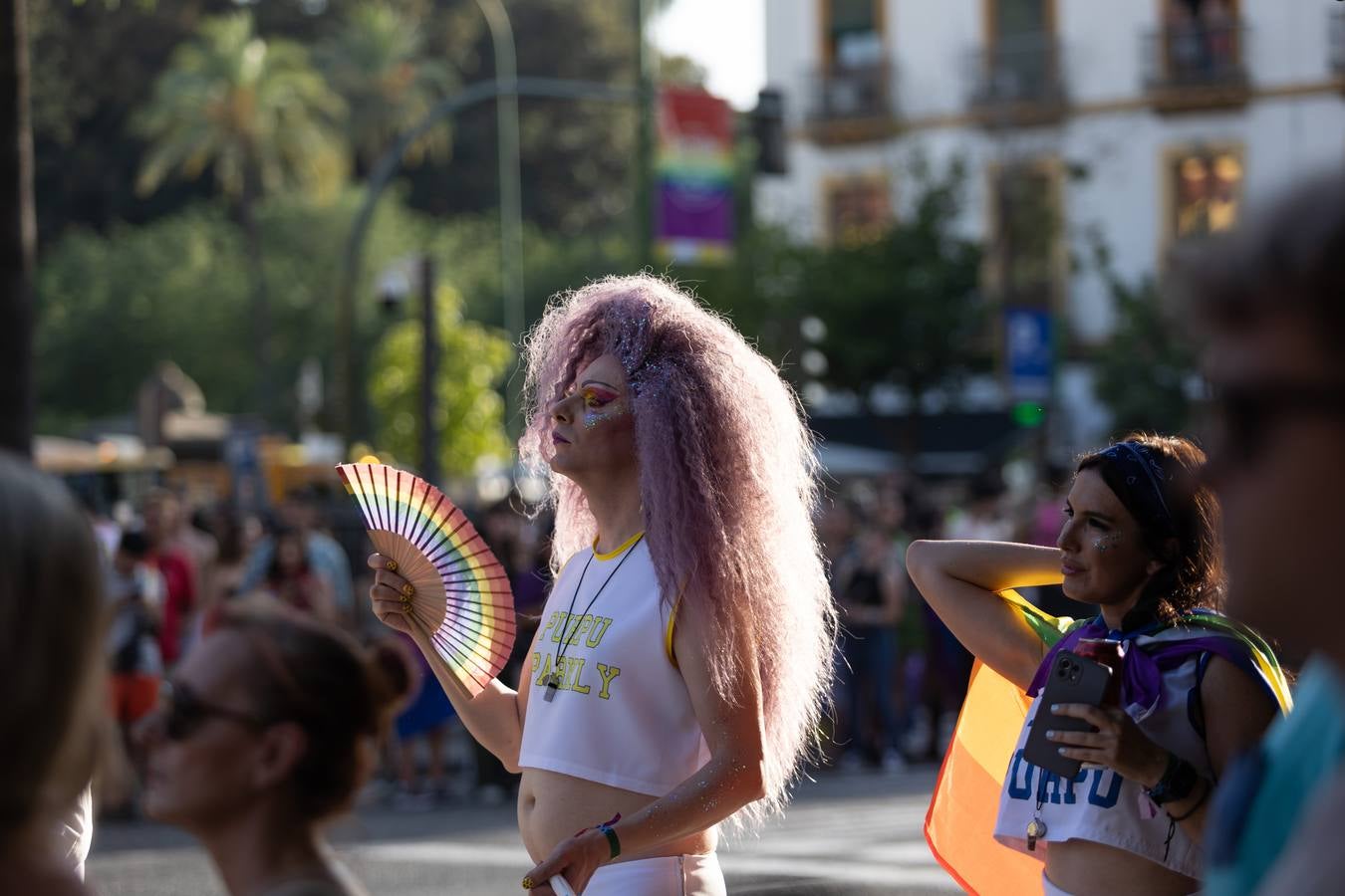 Estampas del multitudinario desfile del Orgullo en Sevilla