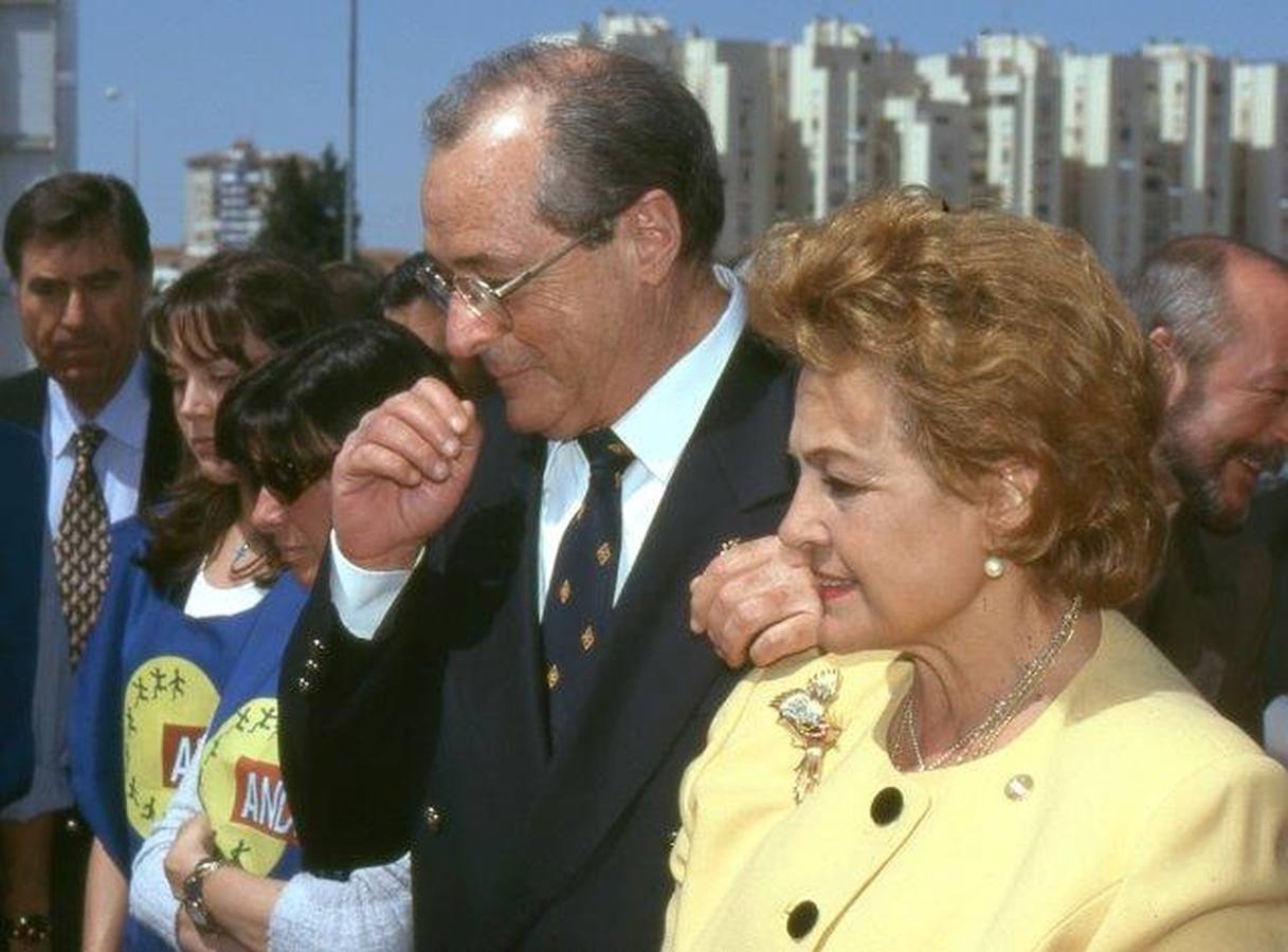 Su belleza y su sonrisa convirtieron a Carmen Sevilla en la 'novia de España'