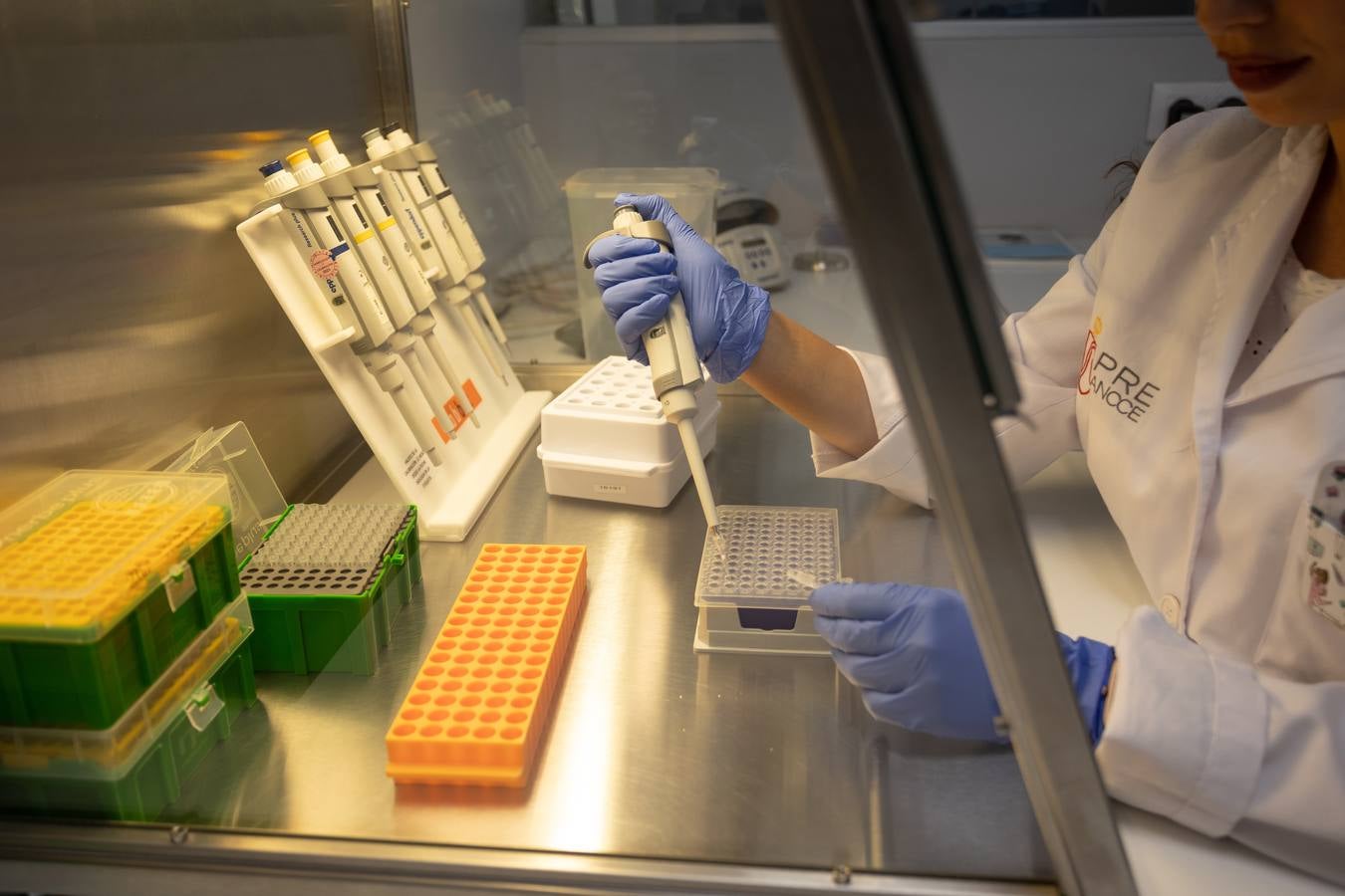 Dependencias y trabajadores del laboratorio para equinos de la ANCCE