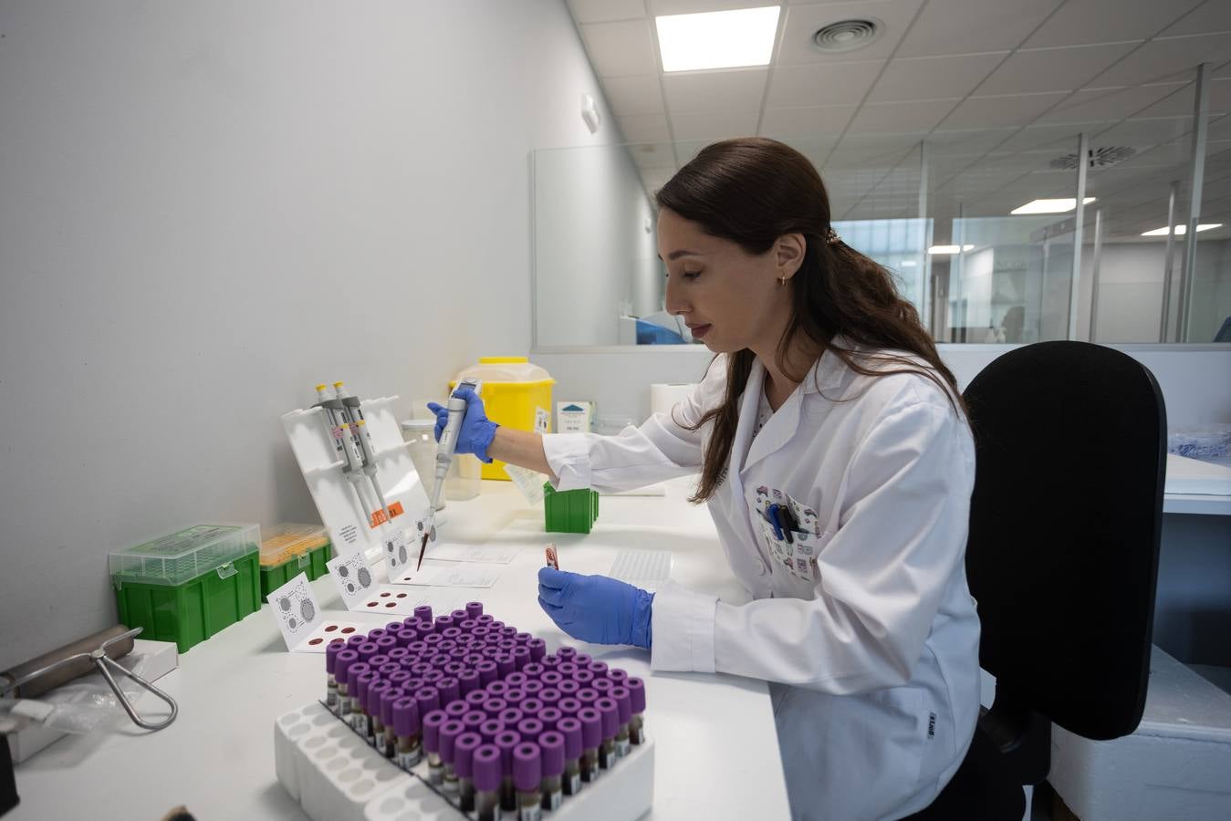 Dependencias y trabajadores del laboratorio para equinos de la ANCCE