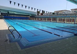 Sevilla vive sin sus piscinas municipales la primera ola de calor del verano