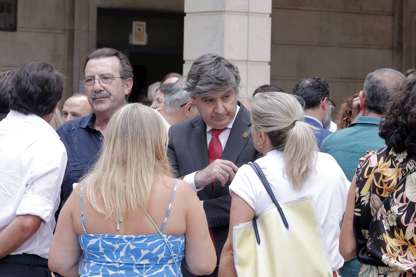 Concentración de protesta de los abogados y procuradores de Sevilla por la parálisis de la Justicia