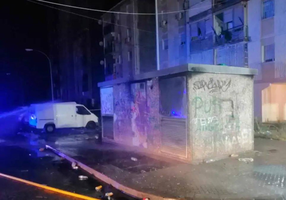 Imagen de archivo de un transformador de la luz en el barrio tras salir ardiendo