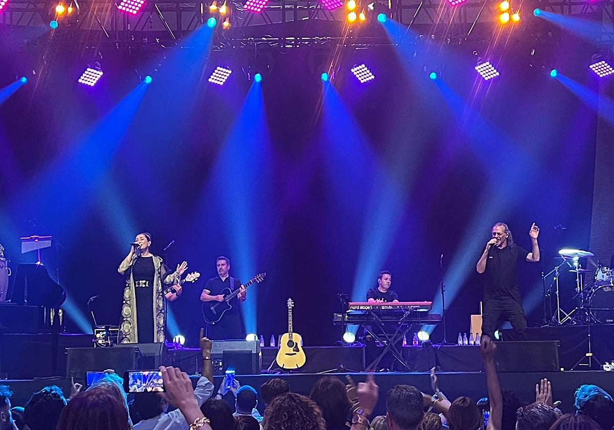 La fiesta de cumpleaños de 'El Turronero' contó con múltiples actuaciones, entre ellas, la de Camela