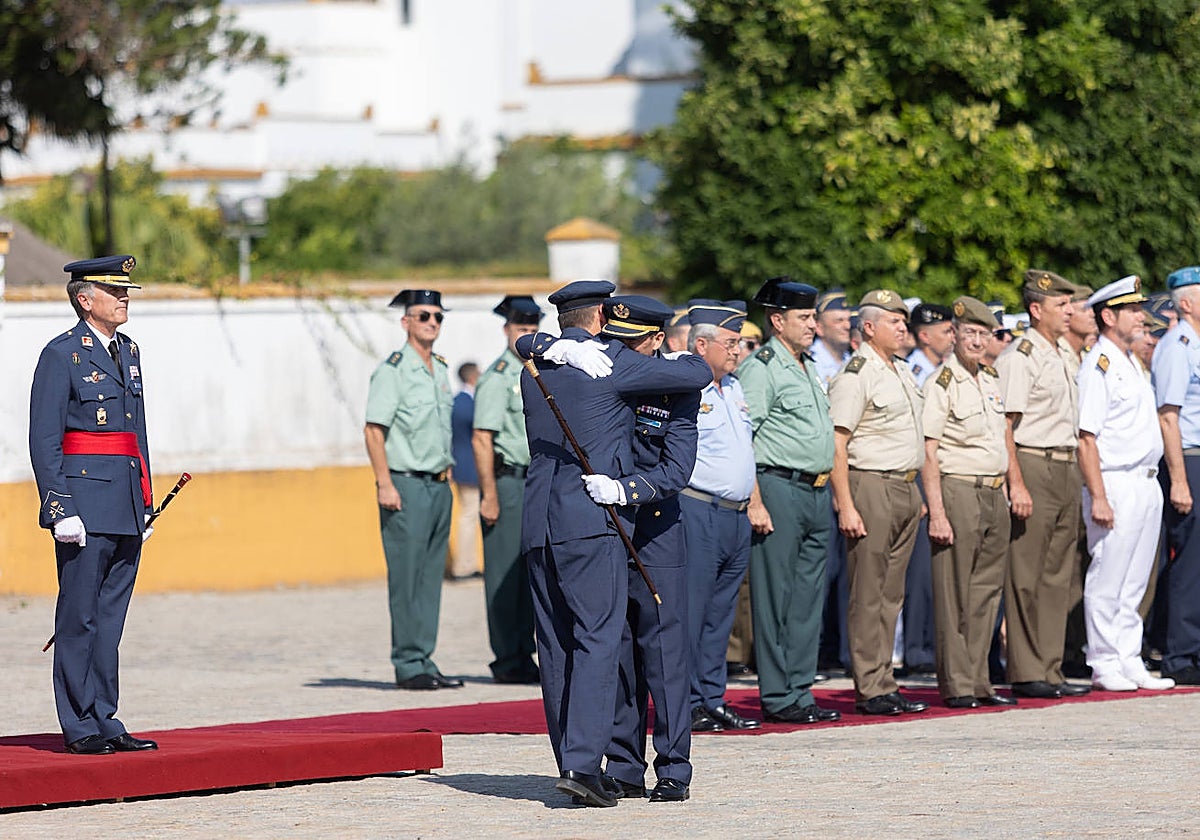 El relevo del Jefe del Acuartelamiento Aéreo de Tablada