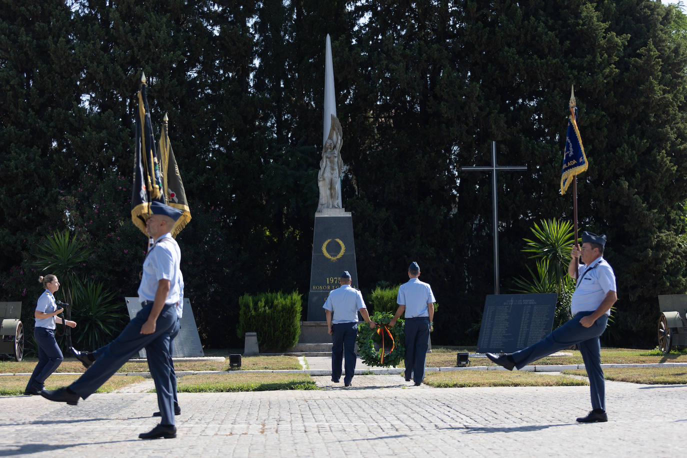 La ceremonia castrense con motivo del relevo del Jefe del Acuartelamiento Aéreo de Tablada