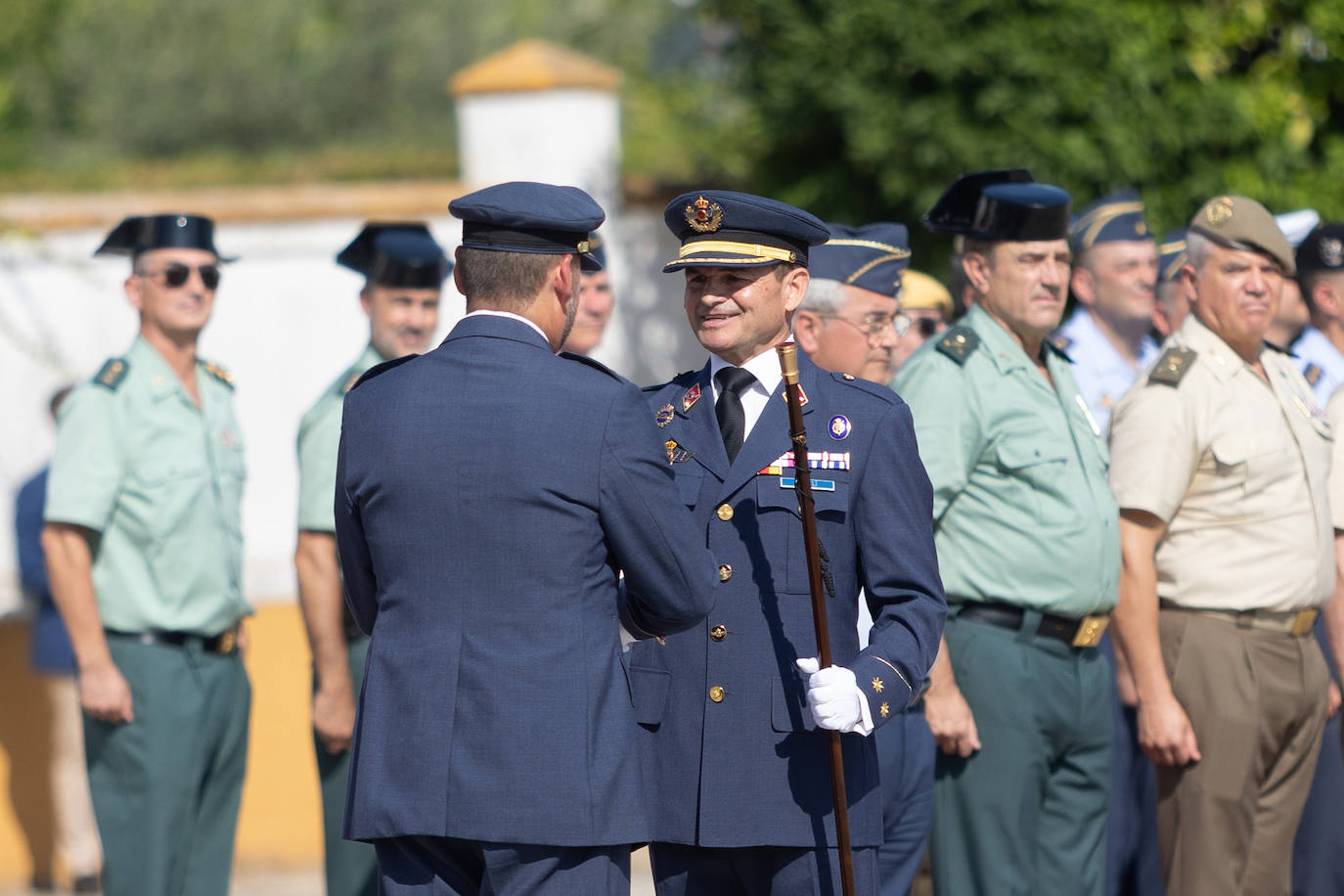 La ceremonia castrense con motivo del relevo del Jefe del Acuartelamiento Aéreo de Tablada