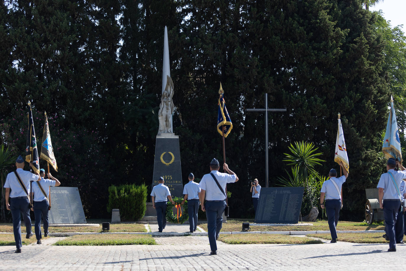 La ceremonia castrense con motivo del relevo del Jefe del Acuartelamiento Aéreo de Tablada