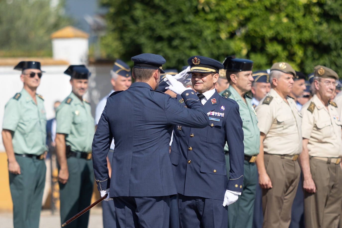 La ceremonia castrense con motivo del relevo del Jefe del Acuartelamiento Aéreo de Tablada