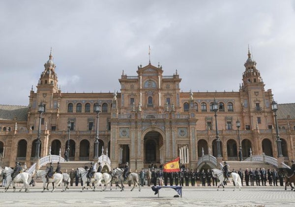 El Consejo de Ministros declara monumento a los edificios de la Plaza de España de Sevilla
