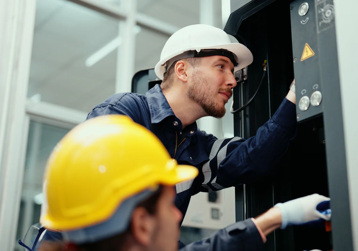 Ropa trabajo sectores eléctricos – Servicio Nacional de Contratación Pública