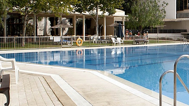 Piscina del Real Club Pineda