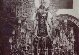 El misterio desaparecido de la Virgen del Carmen de San Gil, Santa Teresa y San Simón Stock